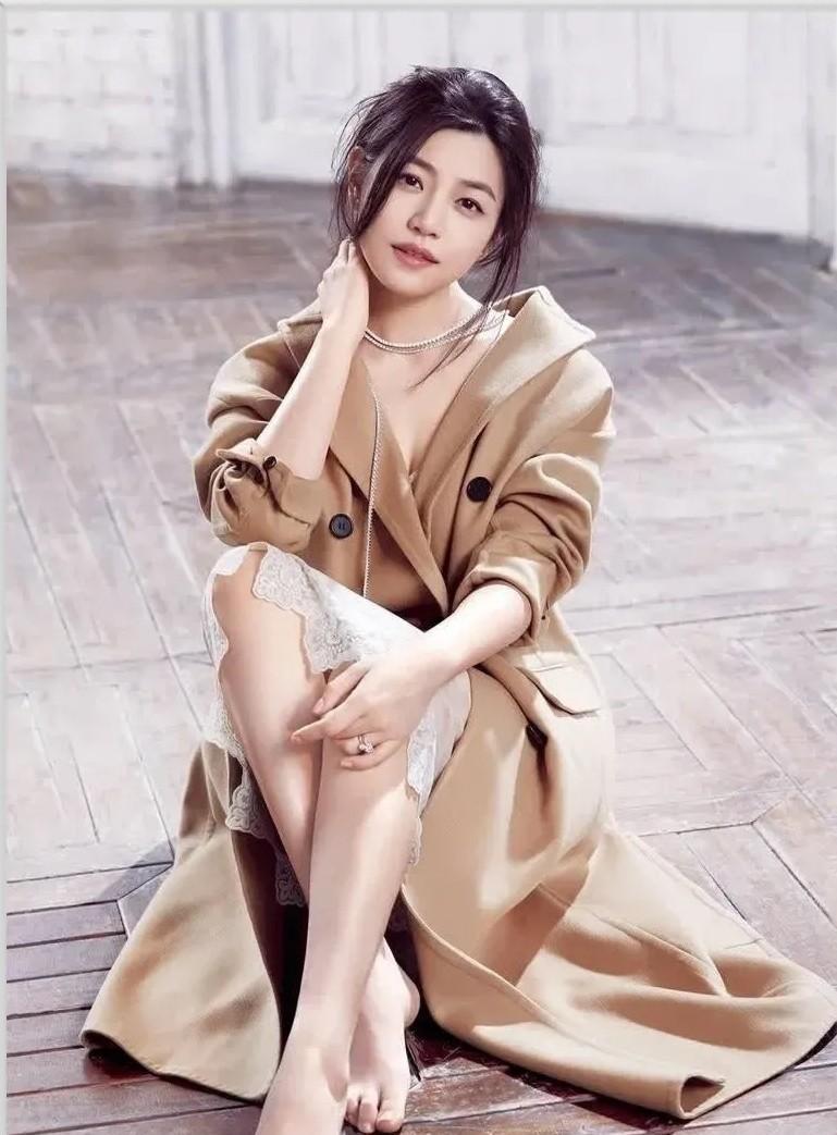 陈妍希，怎么能这么好看。