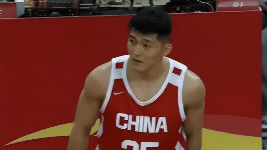 男篮12人名单官宣！李祥波意外入选