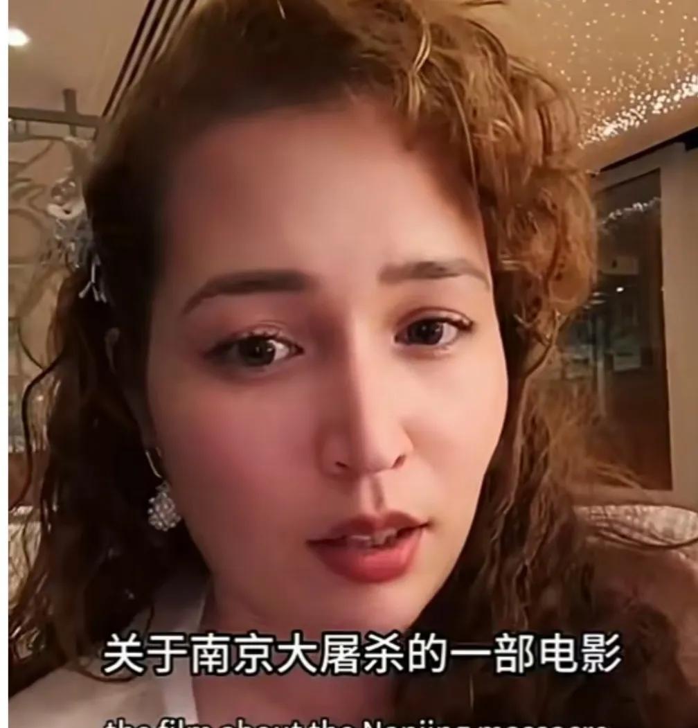 《南京照相馆》这片子，真能让人看进去。有个美国姑娘，从开头哭到结尾，那些老照片里