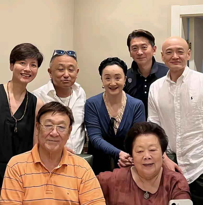 《16岁的花季》演员再一次重逢，帅帅的欧阳秃了，坏坏的韩小乐胖了，童老师倒好像吃