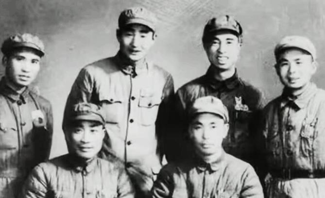 1950年，第18军政委谭冠三刚视察归来，就被秘书告知：“有2个同志犯了男女关系
