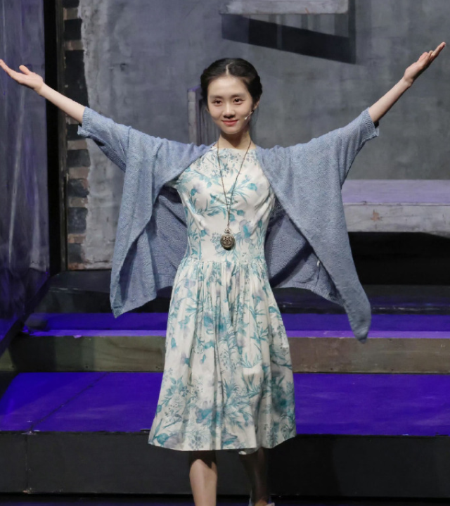 黄多多好美啊，怎么有点像年轻时期的刘诗诗？气质真独特