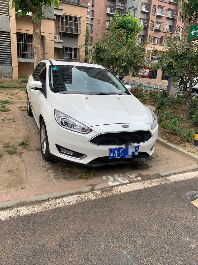 奥迪A4l驾驶室漏风
最近我跑跑高速发现车速到达100以后，驾驶室A柱那有风进来