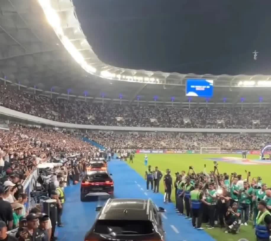 国产车这波赚麻了！

乌兹别克斯坦历史上首次晋级世界杯，他们总统亲自到球场，