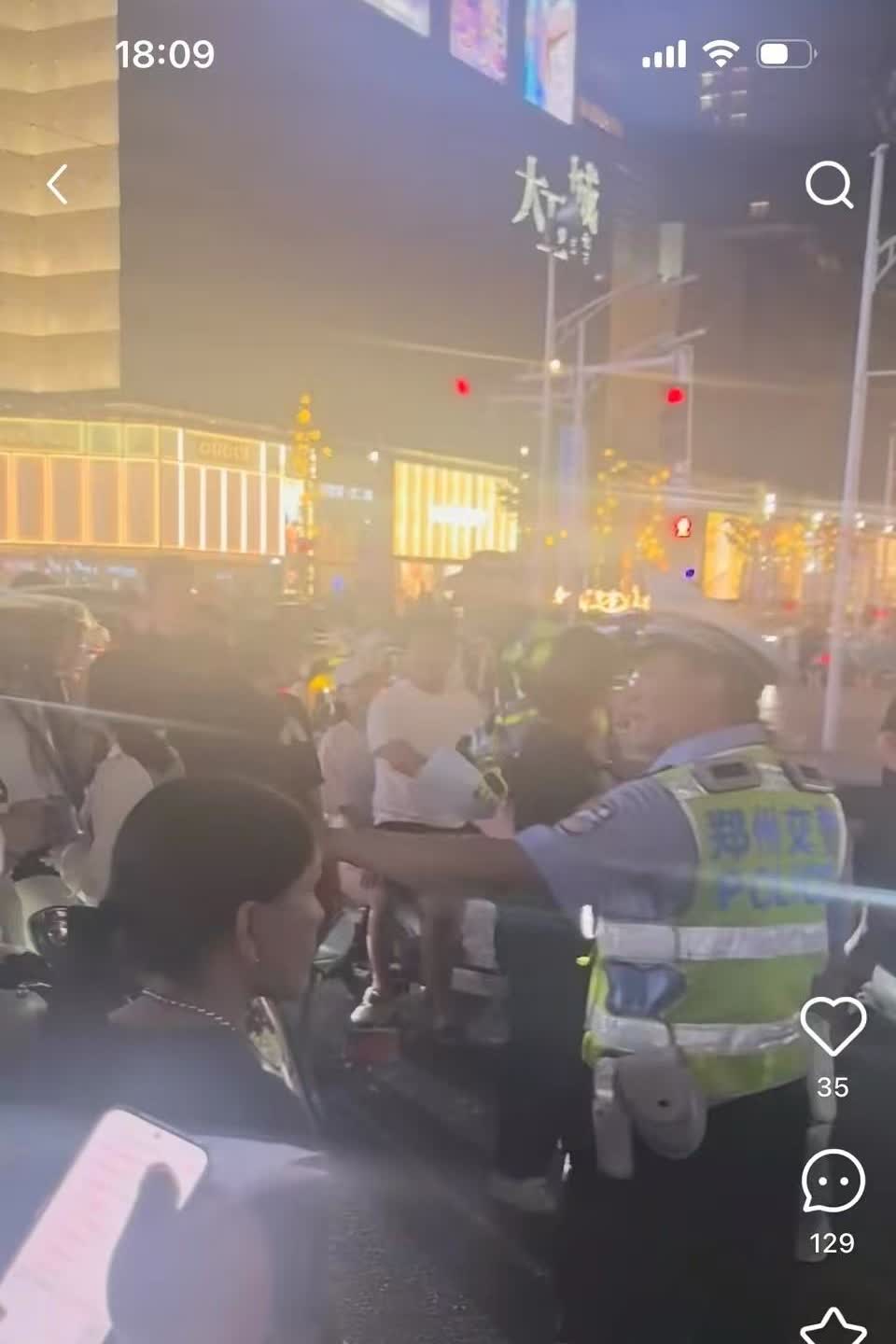 郑州终于出手整治三轮车了。

怎么评价郑州的交通，只能一个字评价就是乱。尤其