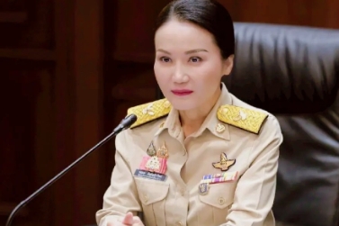 泰国新任教育部长娜叻蒙称，受强热带风暴“韦帕”影响，导致泰国部分学校受到影响，并