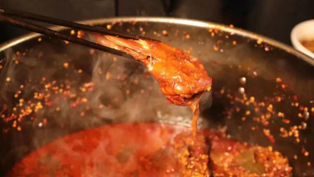 把“边角料”做到“百城万店”：衢州鸭头，凭什么叫板行业龙头？