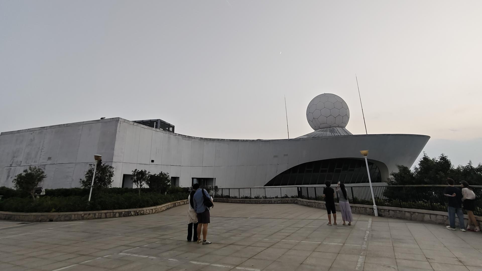 做一个情绪稳定的人，享豁达人生。