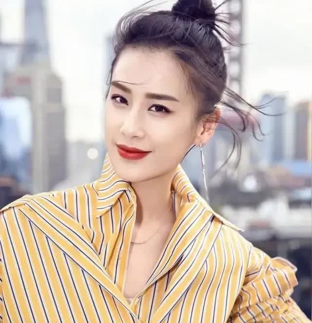 狂妄自大，目中无人的十位明星
 
一、那英
二、柯震东
三、袁立
四、