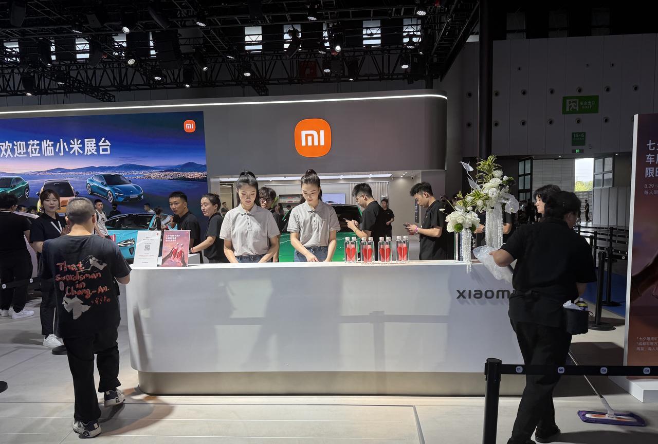 2025成都车展打卡 小米汽车 展台！
人气依旧是全场TOP。
小米SU7 Ul