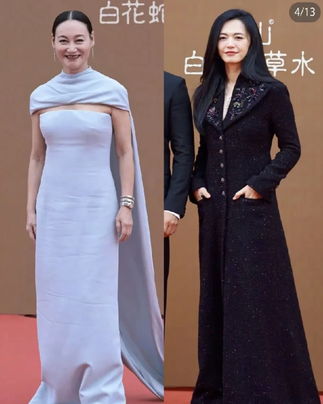 天呐，这两位也太美了吧！一个温柔贵气质，如花似玉，貌美如花，另一个天生丽质，气质