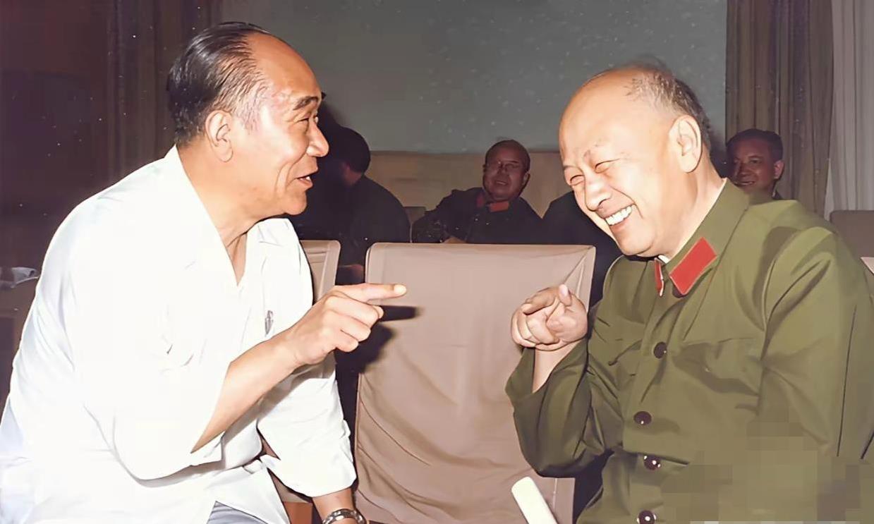 1970年，在一次会议期间，相声大师候宝林主动为钱学森表演拿手绝活。只见他眉飞色