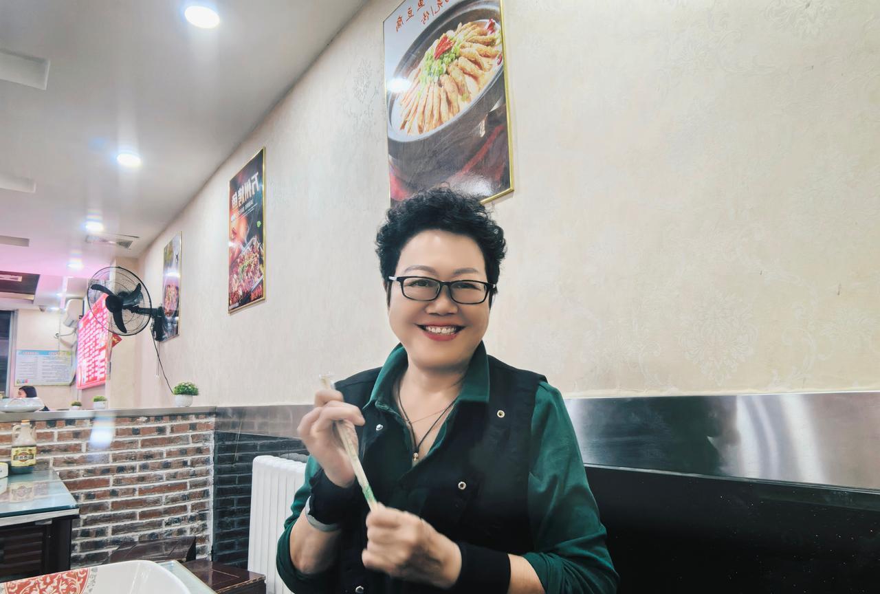 老太太也有郁闷时！
这几天，住在妞儿家里，一般我要远行出门之时，都会和孩子住一段