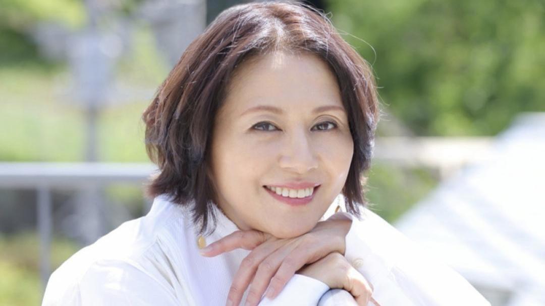 泪雨倾盆送星河！万人追悼中山美穗，挚友泣血呼唤 