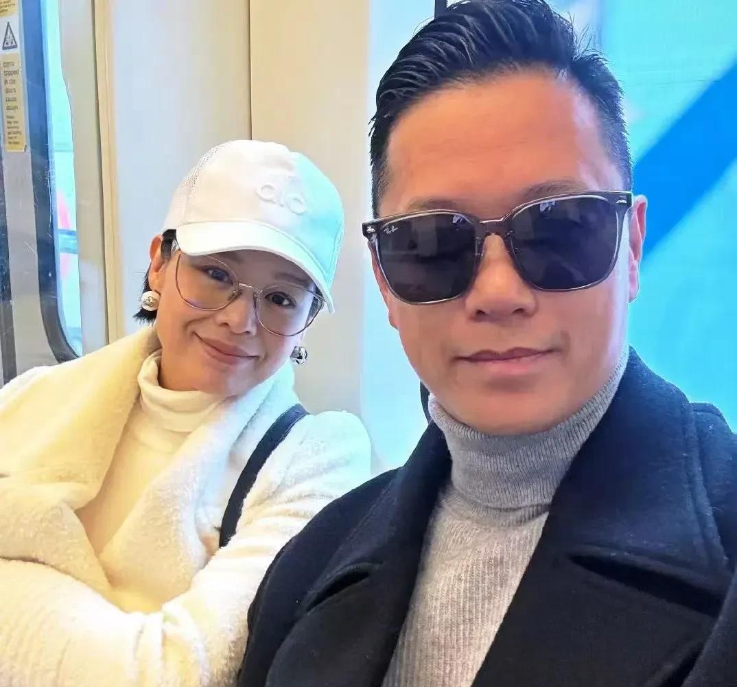胡杏儿纵容老公出G？
胡杏儿也是挺惨的，之前和渣男黄宗泽耗了多年青春恋爱多年无果