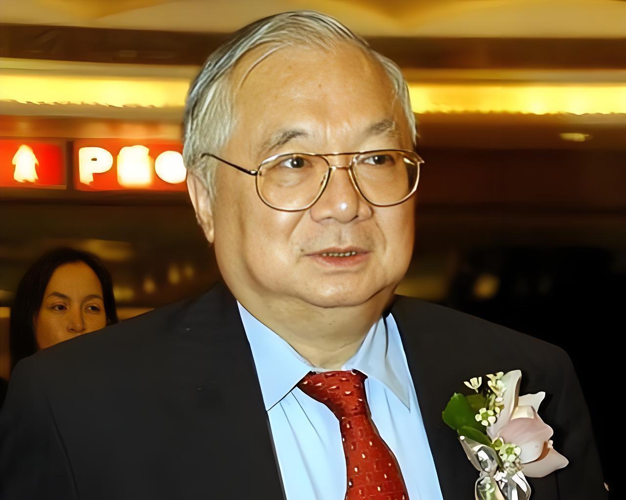 香港神秘富豪，向美国捐款一个亿，为大陆捐款超过500亿，竟然惨遭李嘉诚“威胁”.