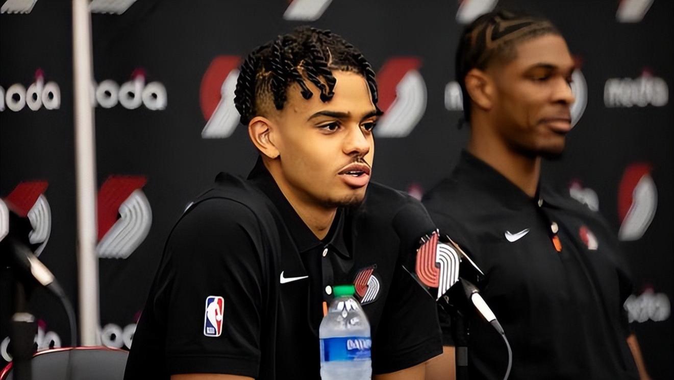 一夜官宣4笔签约！19+12勇士旧将签约国王，杨瀚森前队友加盟灰熊