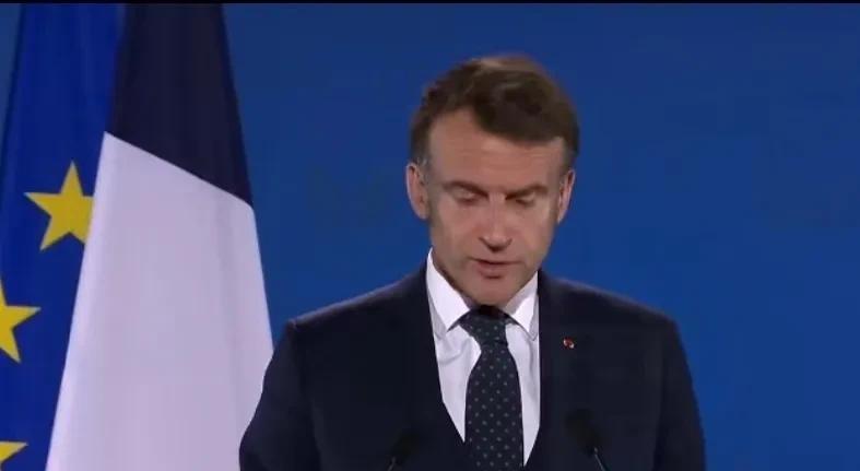 法国总统埃马克龙在布鲁塞尔出席欧洲理事会会议后表示，美国与欧盟之间应采取“零对零