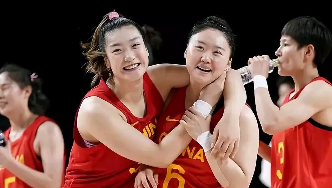 随着武桐桐发文公开力挺李梦：“你是最棒的”！会不会引发更多的篮球业内人士参与进来