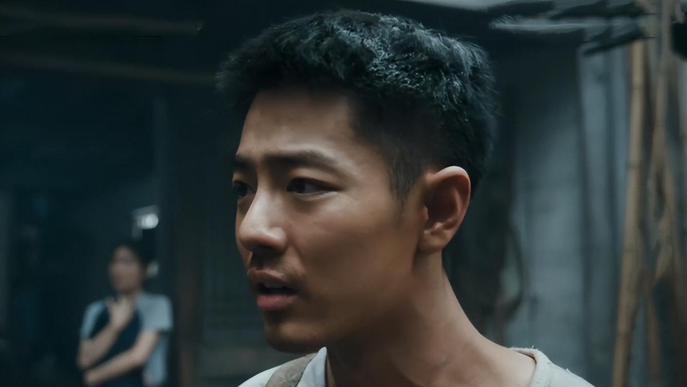 30多位明星为肖战包场，一部电影看出人品，众人都不想他输！