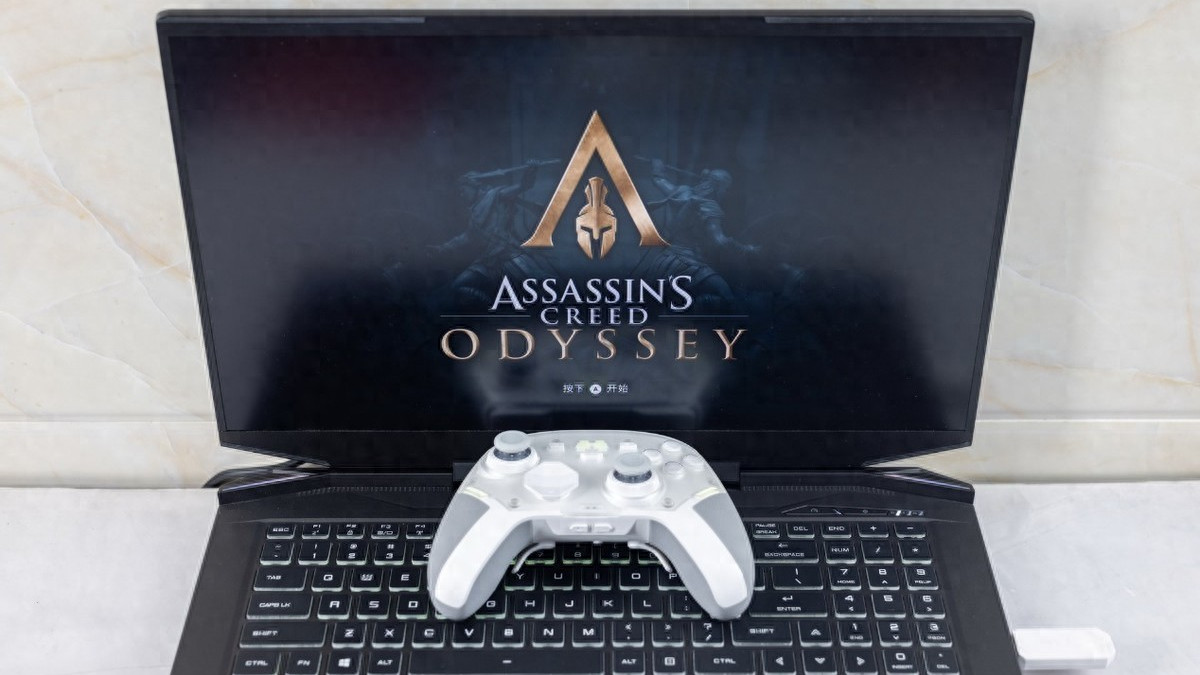 手感出色，AI加持功能更强，北通鲲鹏40御铠白游戏手柄体验