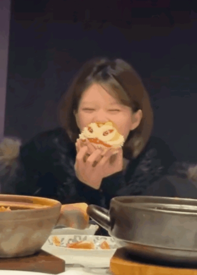赵露思的一些表现，让不少人心中泛起嘀咕：她是真病了，还是表演型人格呢？在一些画面