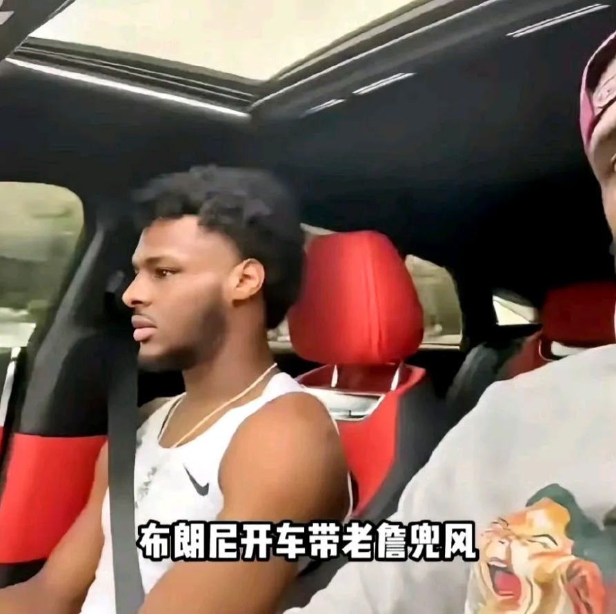 终于知道为什么湖人主场必须召回布朗尼，原来是老詹需要。
为什么湖人一旦是主场的比