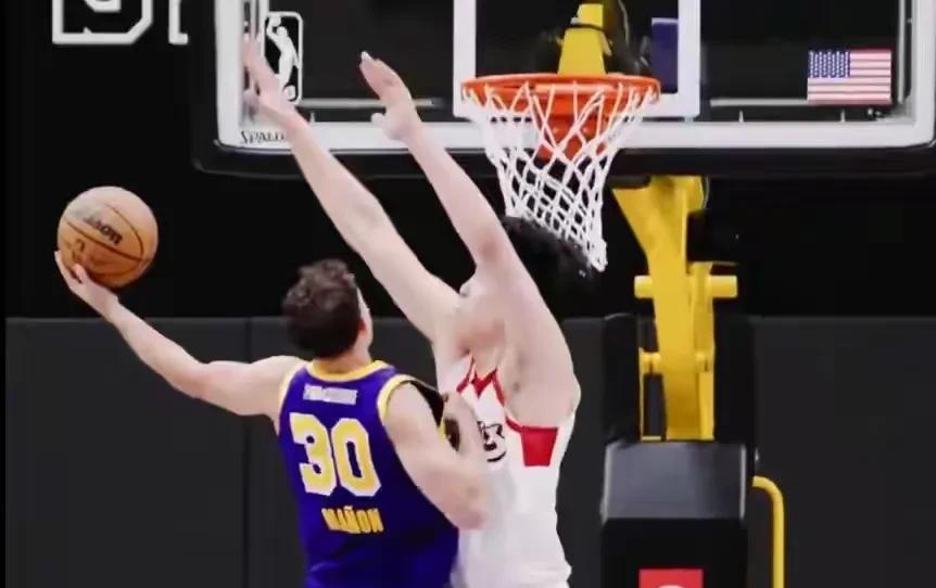 杨瀚森全场21分9篮板3助攻3盖帽！
杨瀚森第二场发展联盟比赛打完，最终全场出场