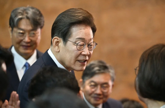 李在明刚当选，就对韩军发出了“头号总统令”，中朝的压力来了？6月4日，李在明正式