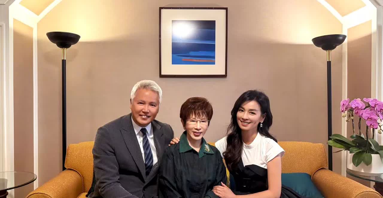 近日台湾女演员张庭在上海与前任国民党主席洪秀柱会面，进行了一次美好的相聚，并且发