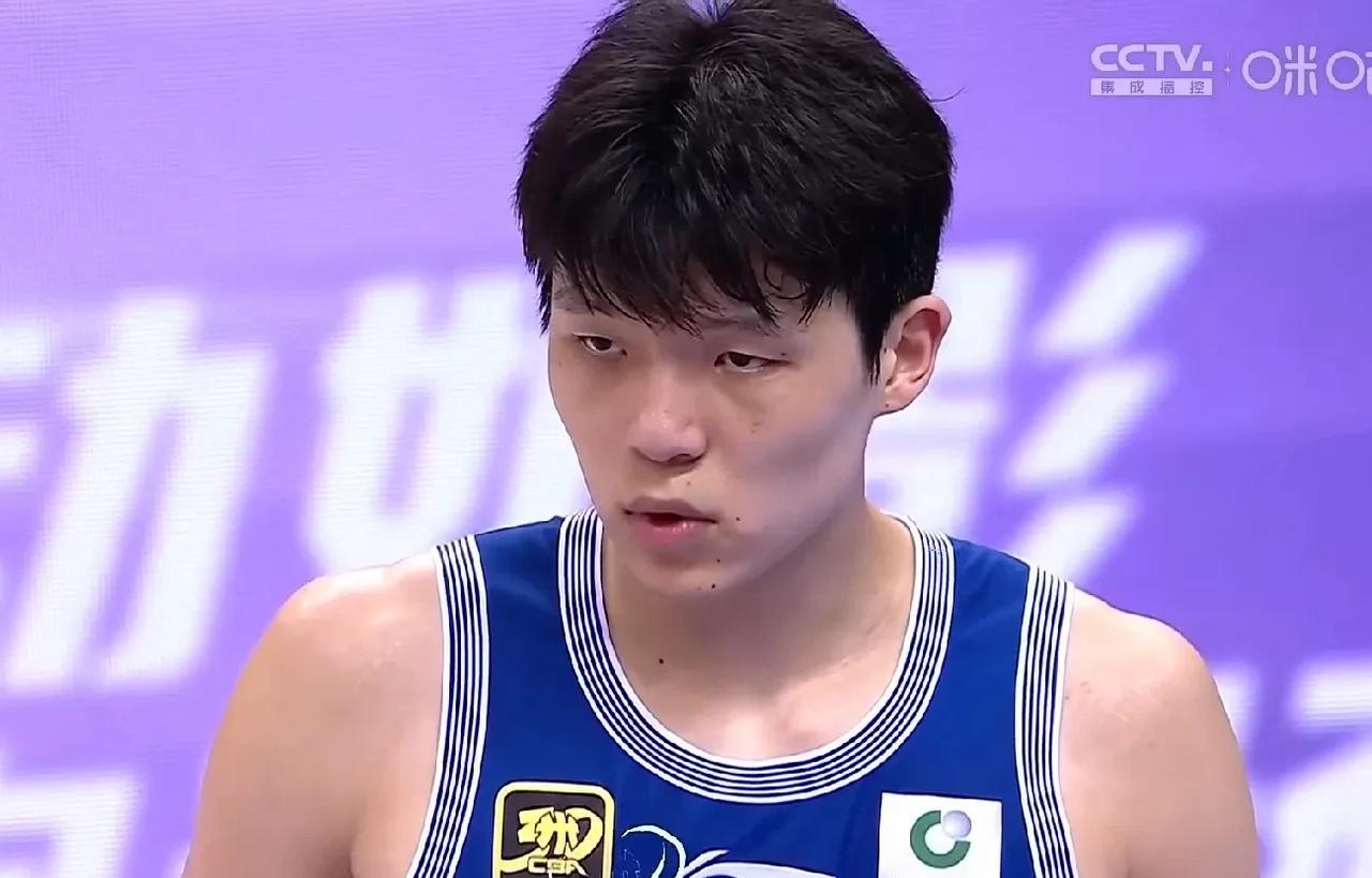 静候佳音，杨瀚森NBA选秀明天揭晓！
个人感觉：
1、身体天赋一流，防守能力是加