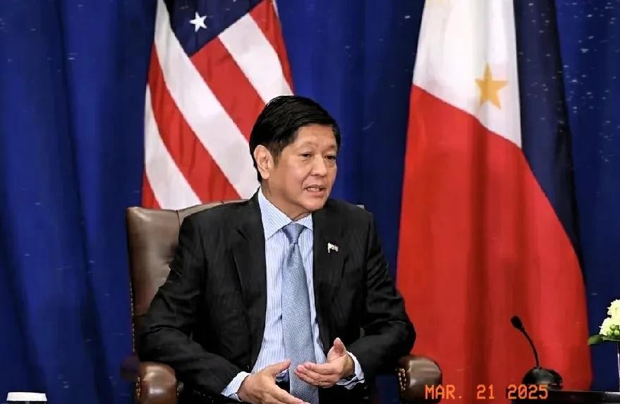 菲律宾依赖多国支持，对华态度强硬，其军事领导人称中国为“敌人”，局势紧张。

