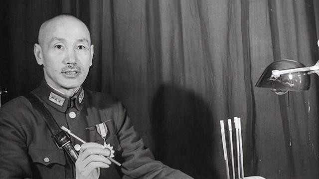 蒋介石与我军十大元帅的交往，拉拢过好几位，都没成功