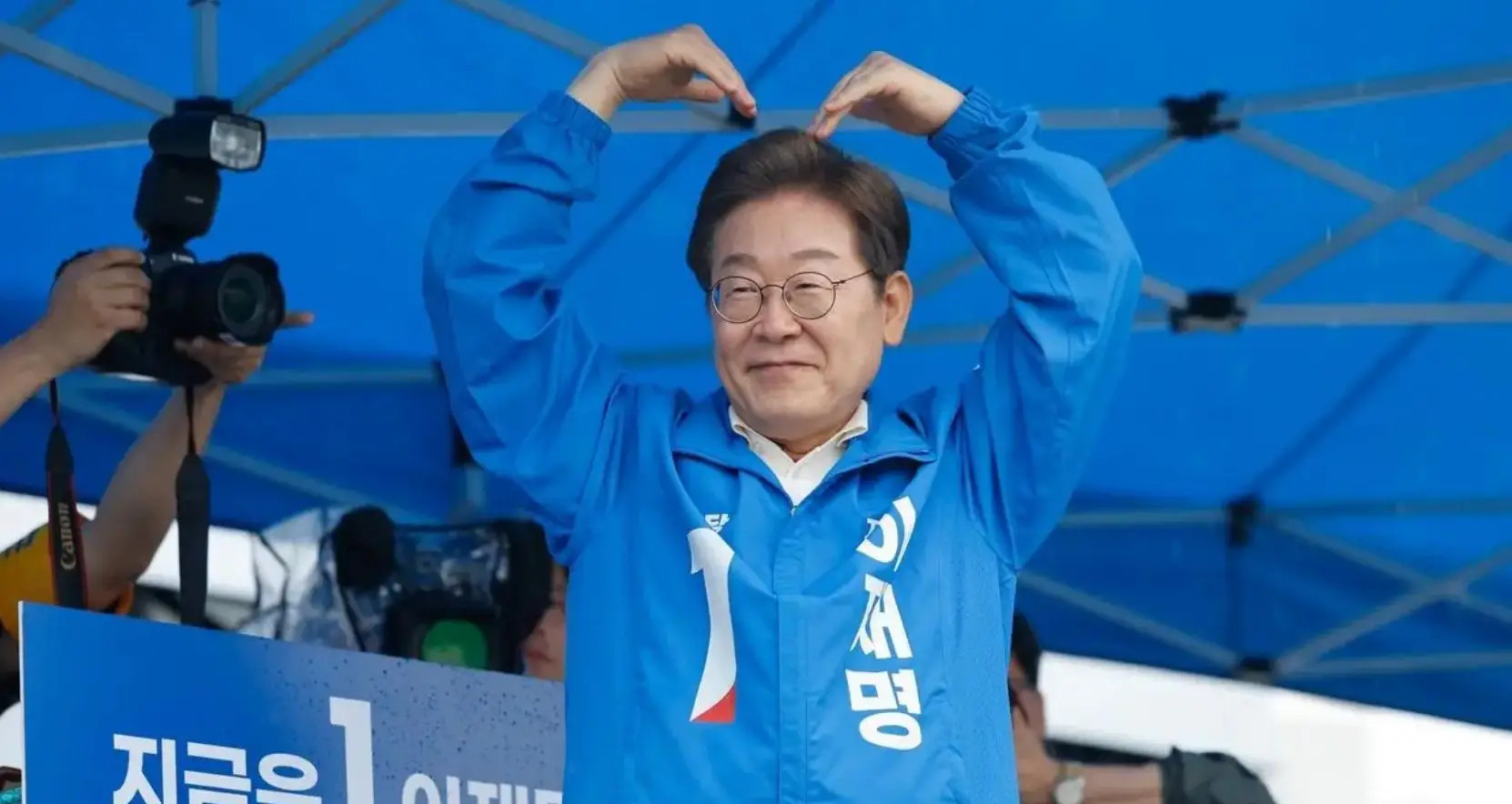 停止对朝喊话，韩国变了











天呐！就在我们还在为半岛紧张局势捏