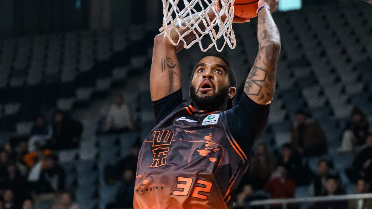 山东男篮遭绝杀，最后时刻战术匪夷所思！