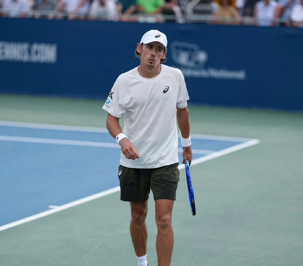 ATP1000# 加拿大大师赛第四轮，德米纳尔6-2 /4-6 /6-4击败蒂亚
