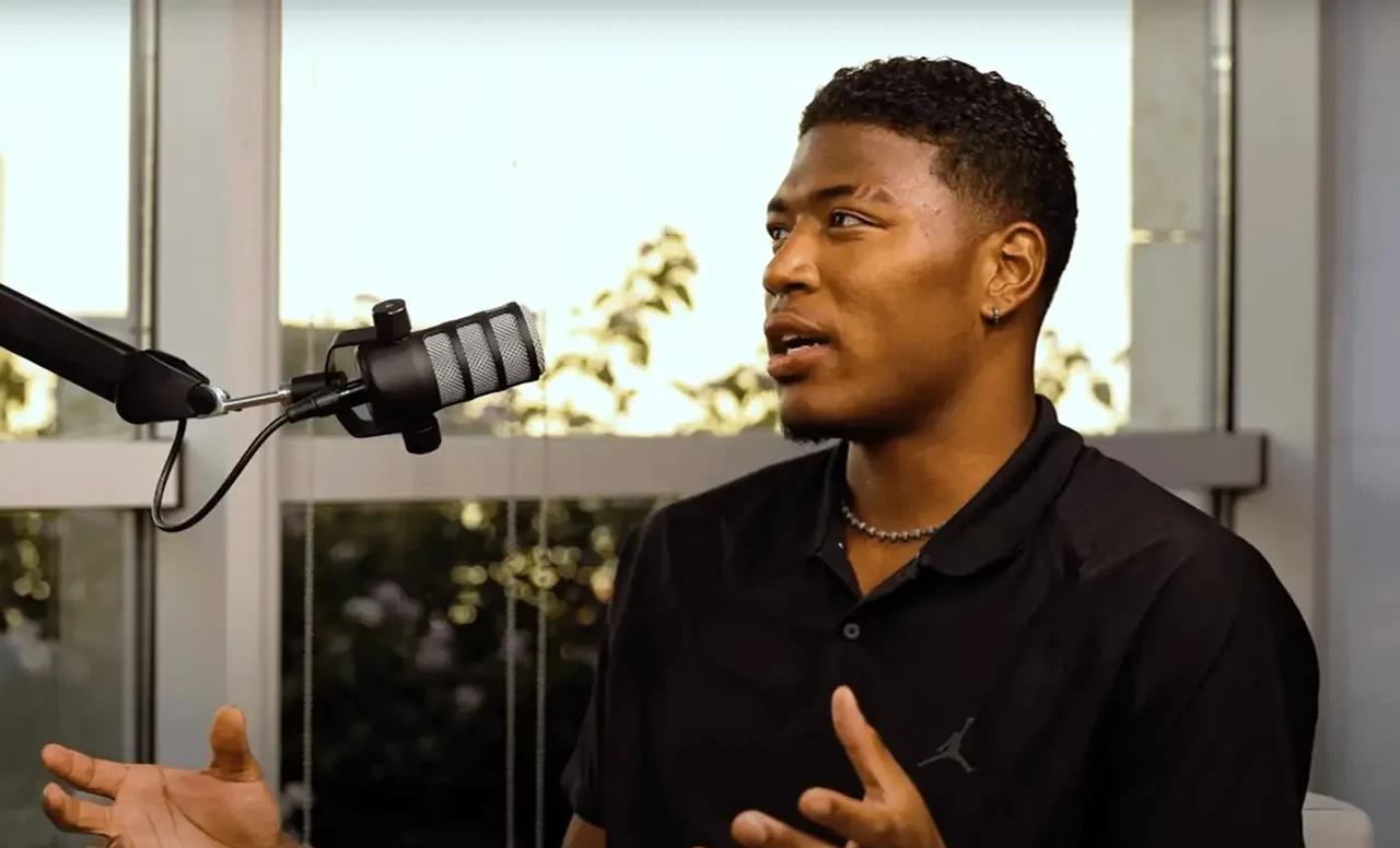 八村塁直言在洛杉矶打球压力很大，每场比赛都是焦点，就像是季后赛！
八村塁表示，而