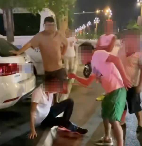 太禽兽了，才12岁！6月28日，网传四川眉山彭山区，一男子诱骗12岁女孩去开房，