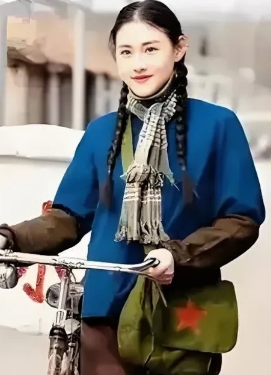 恍如隔世，是种什么感觉？
上个月，我回老家喝喜酒，遇到了初恋的她，她也是来喝喜酒