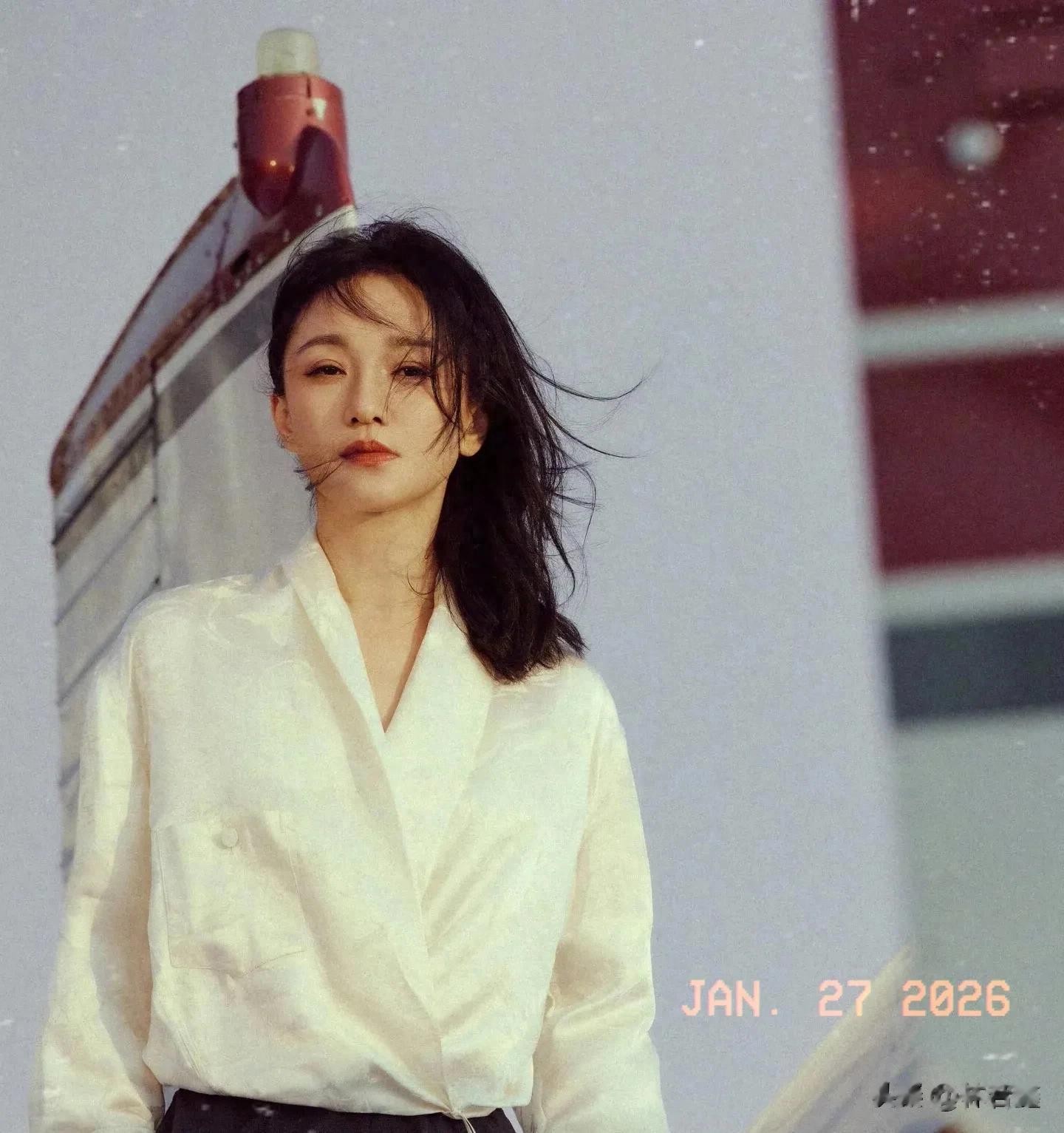 周迅造型引发热议，网友直呼不协调