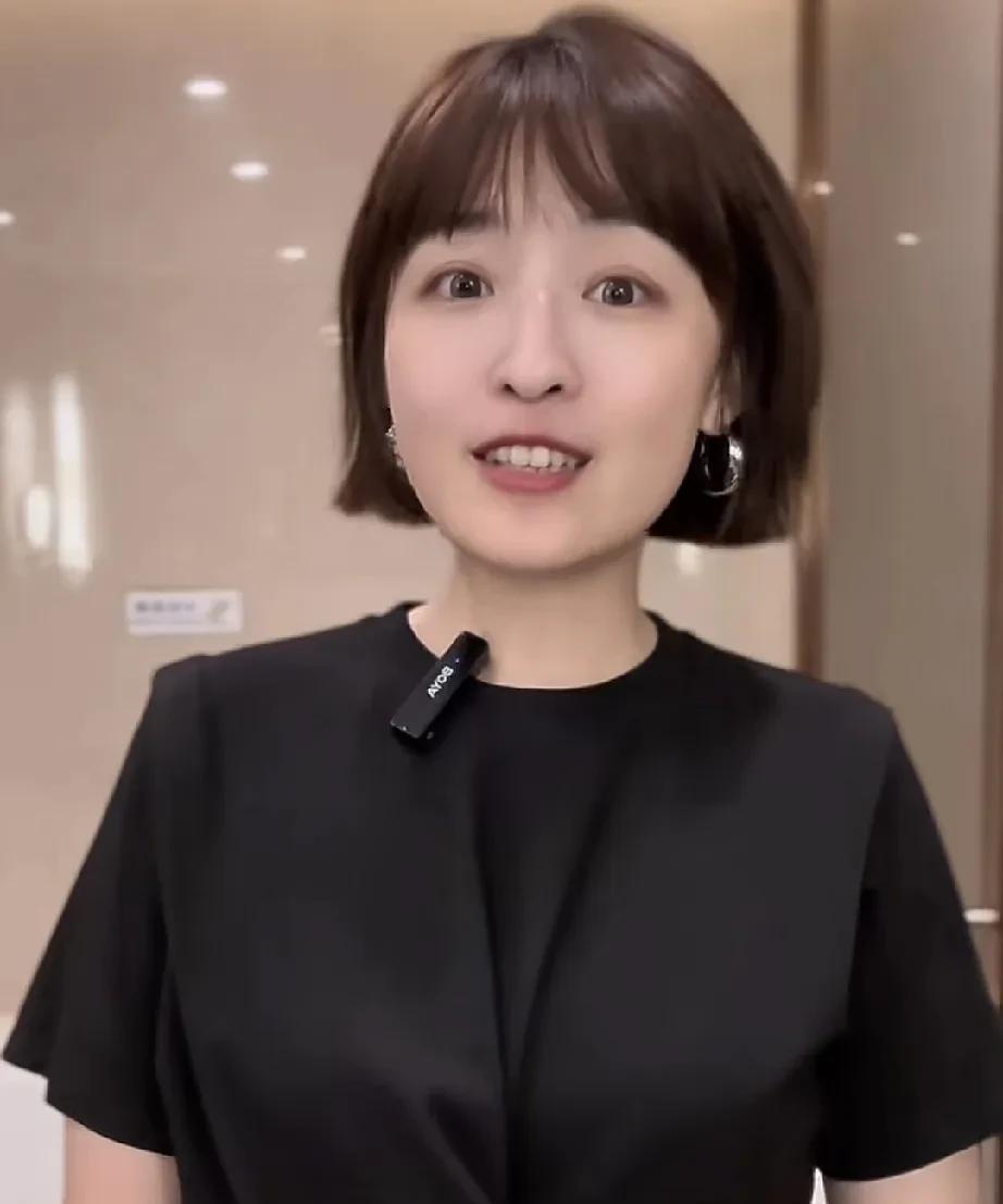 前央视主持人杨茗茗曾站在体育新闻报道的最前沿，那种舞台带来的价值感和认同感，在经