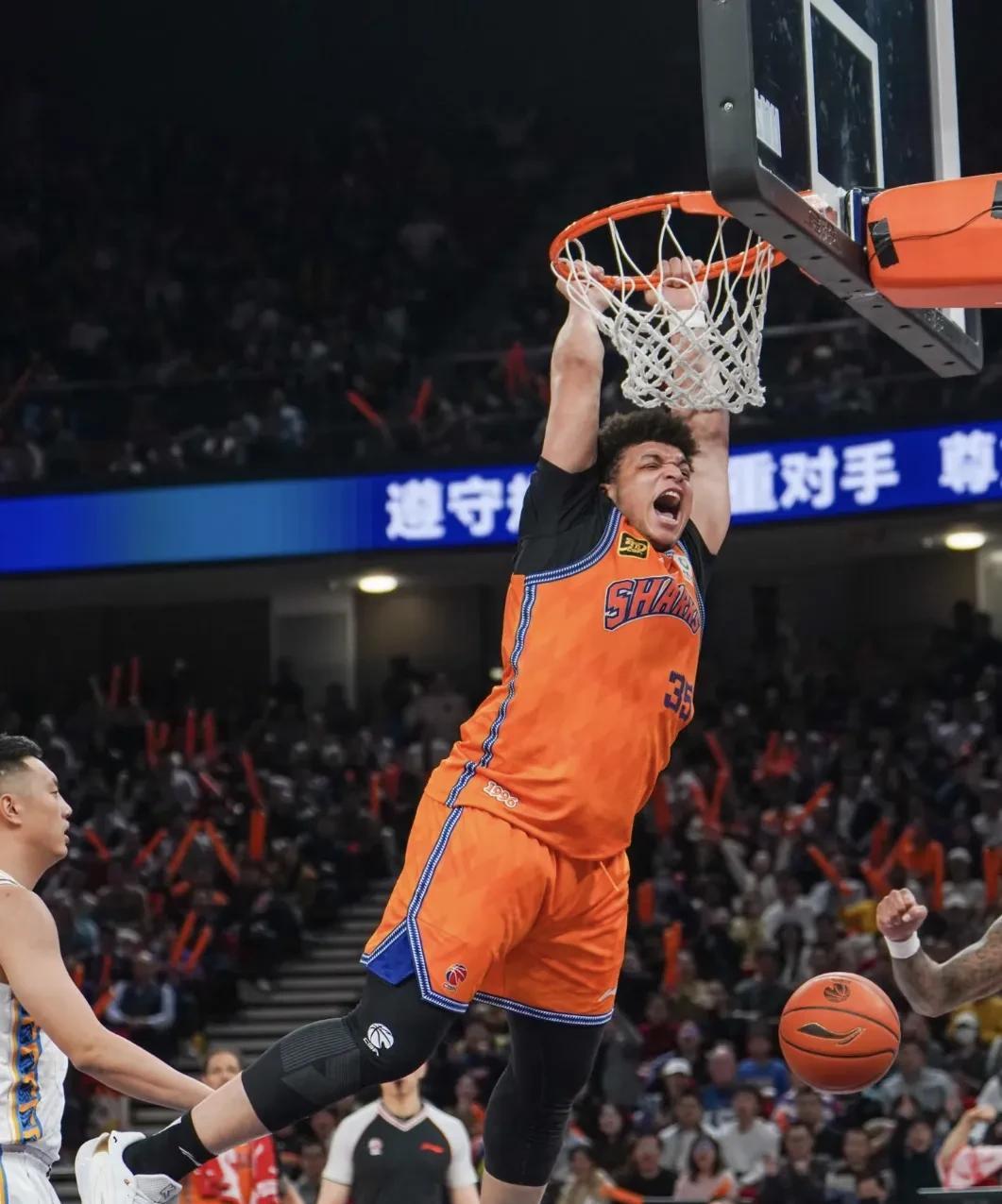 心灰意冷的小胖洛夫顿，NBA逐梦之旅彻底结束了。  
下赛季，小胖大概率只能重返