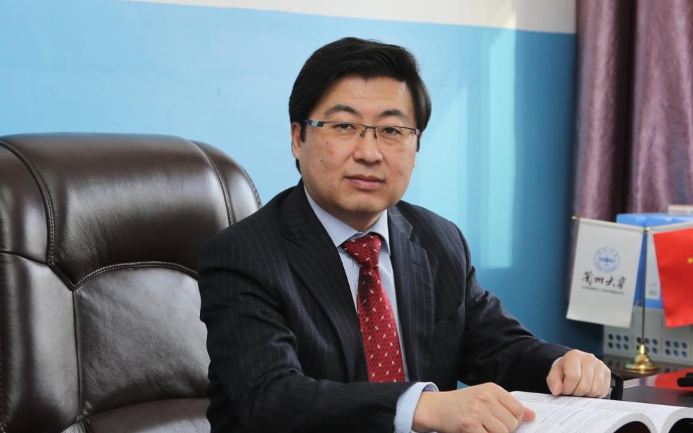 61岁的王琛，这位在兰州大学第二医院深耕近40年的老院长，在卸任3年之后被查落马