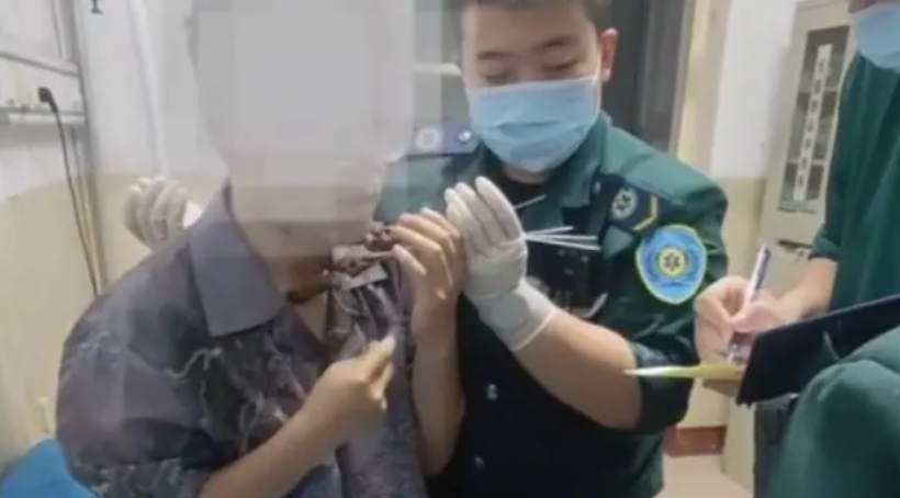暴力冲突当止，戾气伤人害己
近日，有网友爆料，山西临汾一男子凌晨时分脖子上被扎了