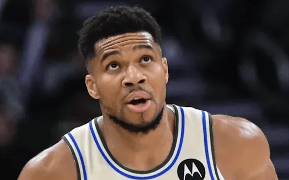 NBA常规赛雄鹿主场对阵雷霆的比赛已经结束。全场战罢，雄鹿以102-122不敌雷