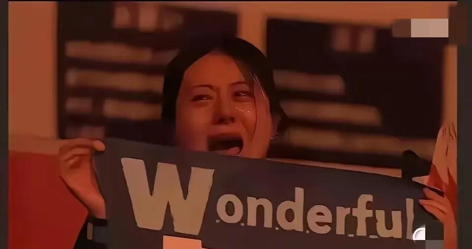 原来就是这个人影响到了孙颖莎在多哈世乒赛上的比赛！
明明孙颖莎还没开始发球，她就