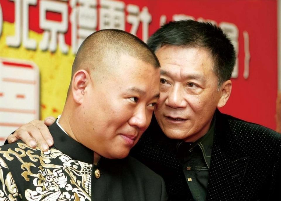 郭德纲发文追忆恩师侯耀文，情深意长，让人感动！
6月23日，郭德纲在个人社交平台