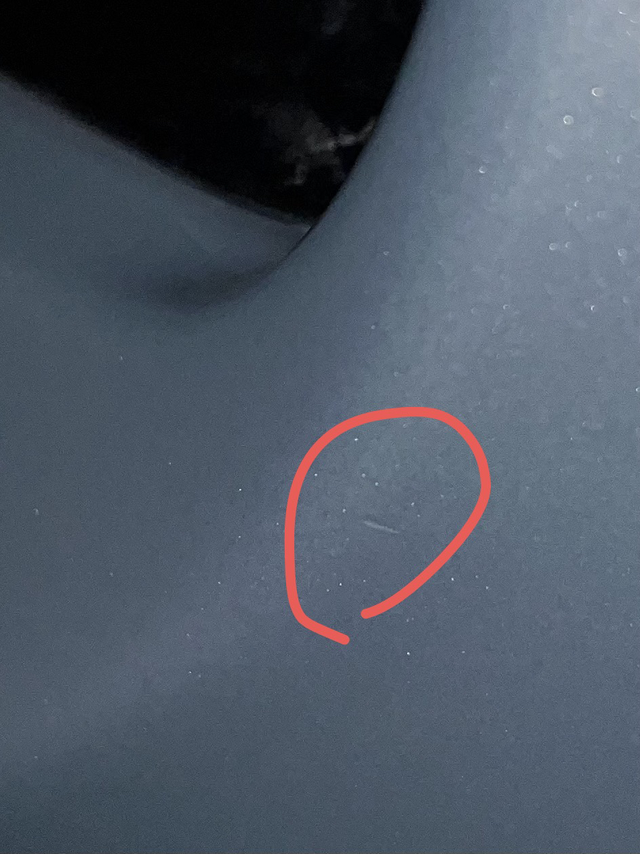 垃圾蔚来补漆水平
不要买蔚来了，售后是真的垃圾，返工三次各有问题