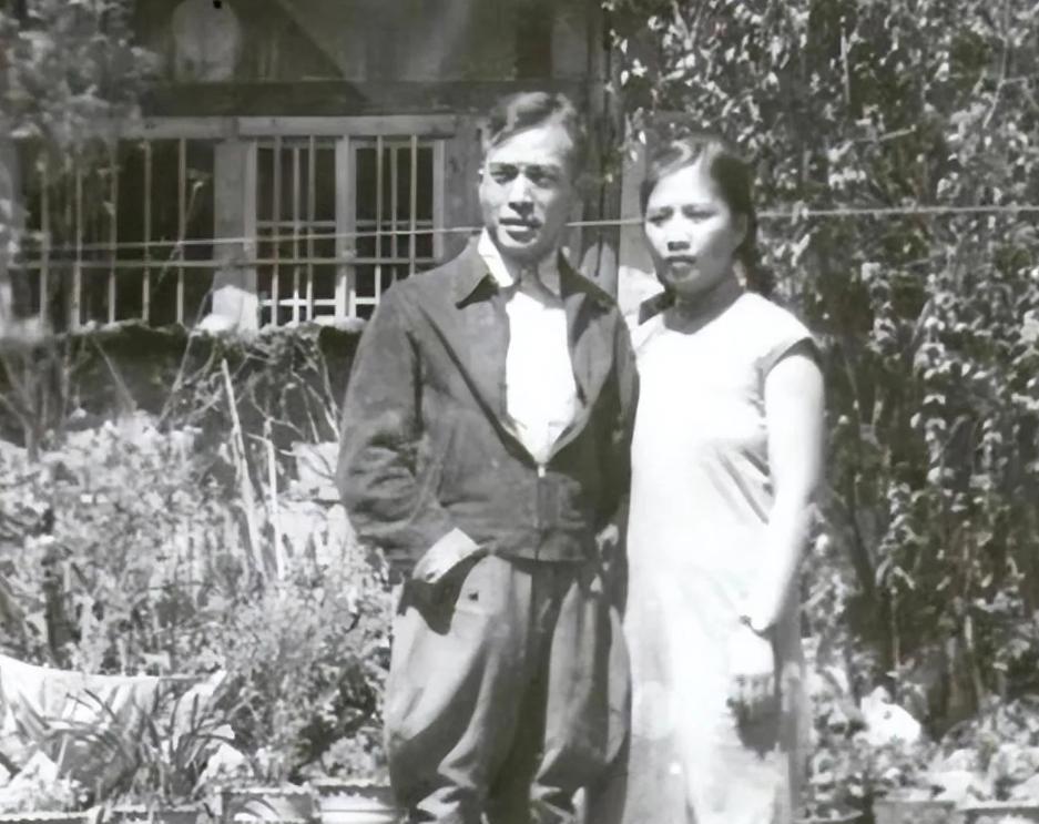 1938 年，国民党高官陈尔晋与珠宝商之女完婚。结婚后不久，陈尔晋发现妻子经常早