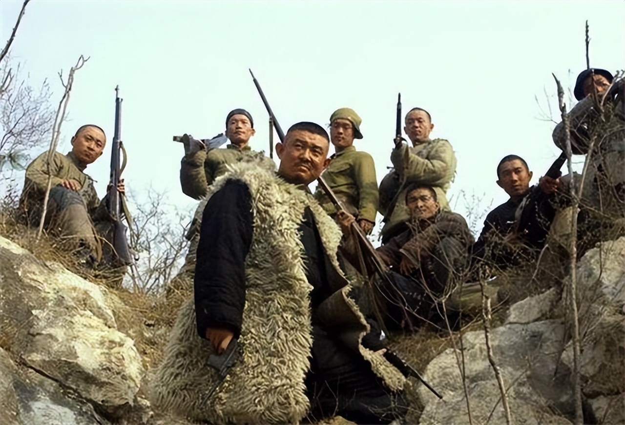 1928年初，韩复榘花了1.7万银元和2000袋面粉收买巨匪刘黑七，刘黑七收了东